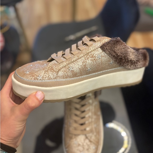 Dr.Scholl’s Mellow Mule Womens Faux Fur Lined Slip On Casual Sneakers Size 7.5 - Picture 4 of 10